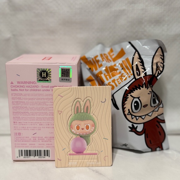 *ZONE OUT* The MONSTERS x Lazy Yoga - Picture 3 of 4